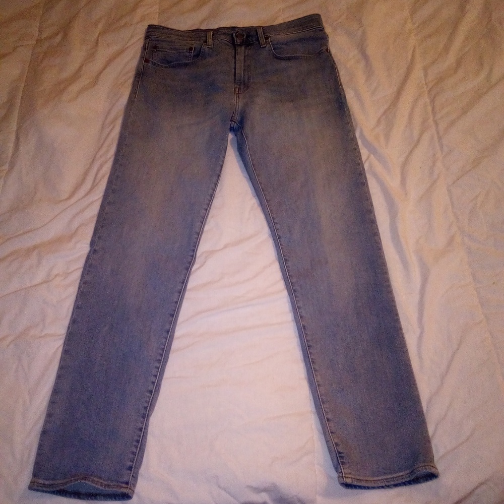 Levi's Jeans, Men's, Waist 34", Length 32", Used.